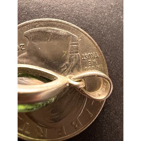 NEW Vintage Deadstock Green Tourmaline 925 sterling silver pendant 1.54 grams - Picture 5 of 9